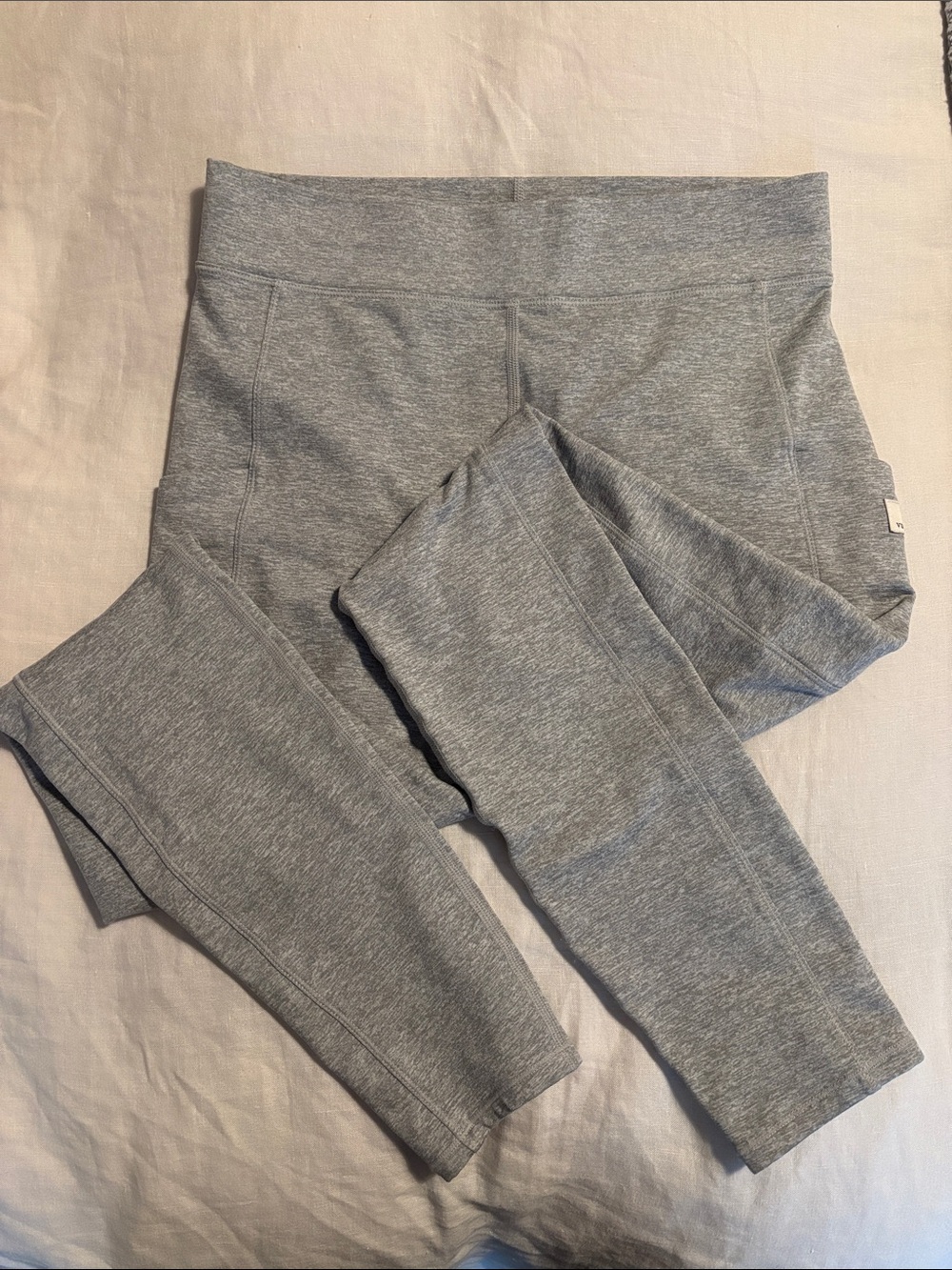 Vuori Women’s Medium Leggings in Grey
